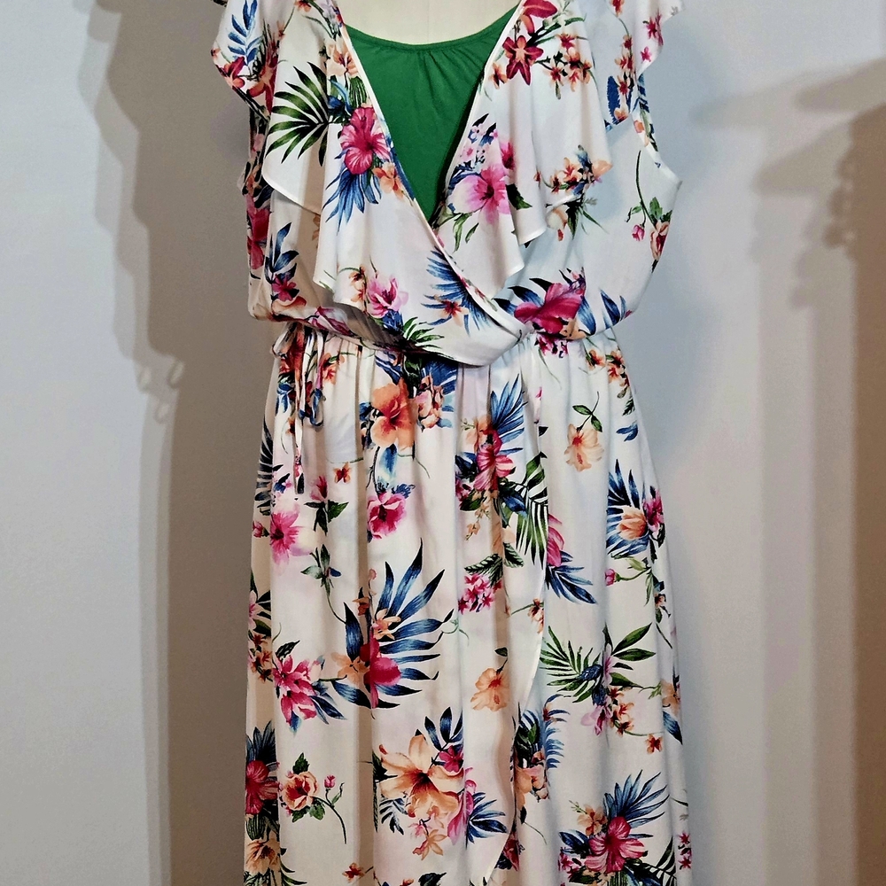 Soprano Floral/Tropical Ruffled Wrap Sundress | Sze 2XL